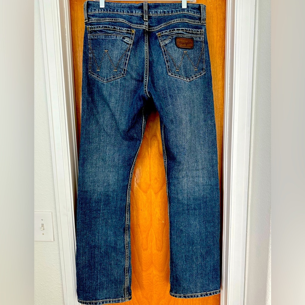 Wranglers retro slim boot cut jeans. W32 L34.